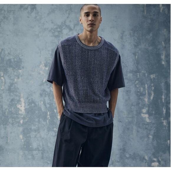 Urban Outfitters Men’s Sleeveless Sweater Vest Slate Gray Ribbed Knit M - Picture 2 of 8